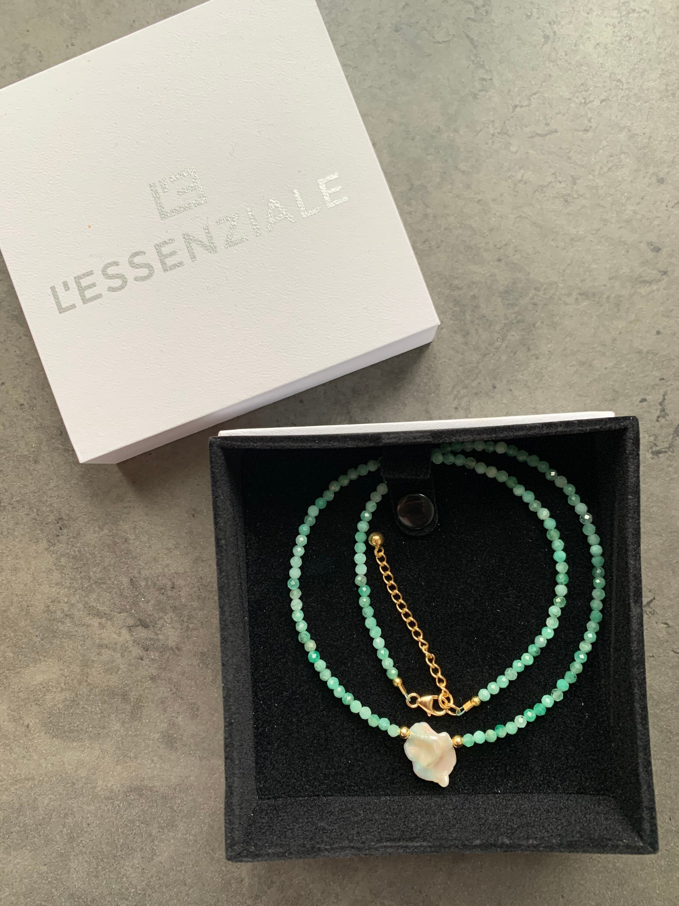 Emerald and single keshi pearl necklace. Gold filled 925 silver, natural gemstones