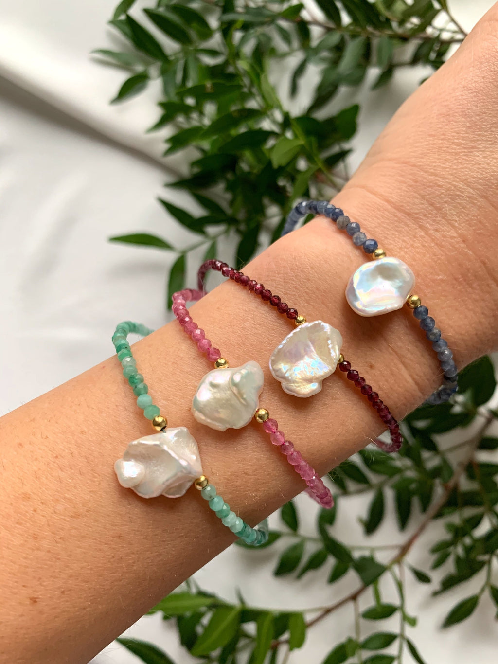 Natural garnet and single keshi pearl necklace, gemstone choker