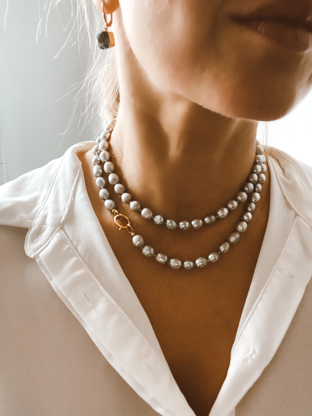 Long grey pearl necklace with baroque pearl charm