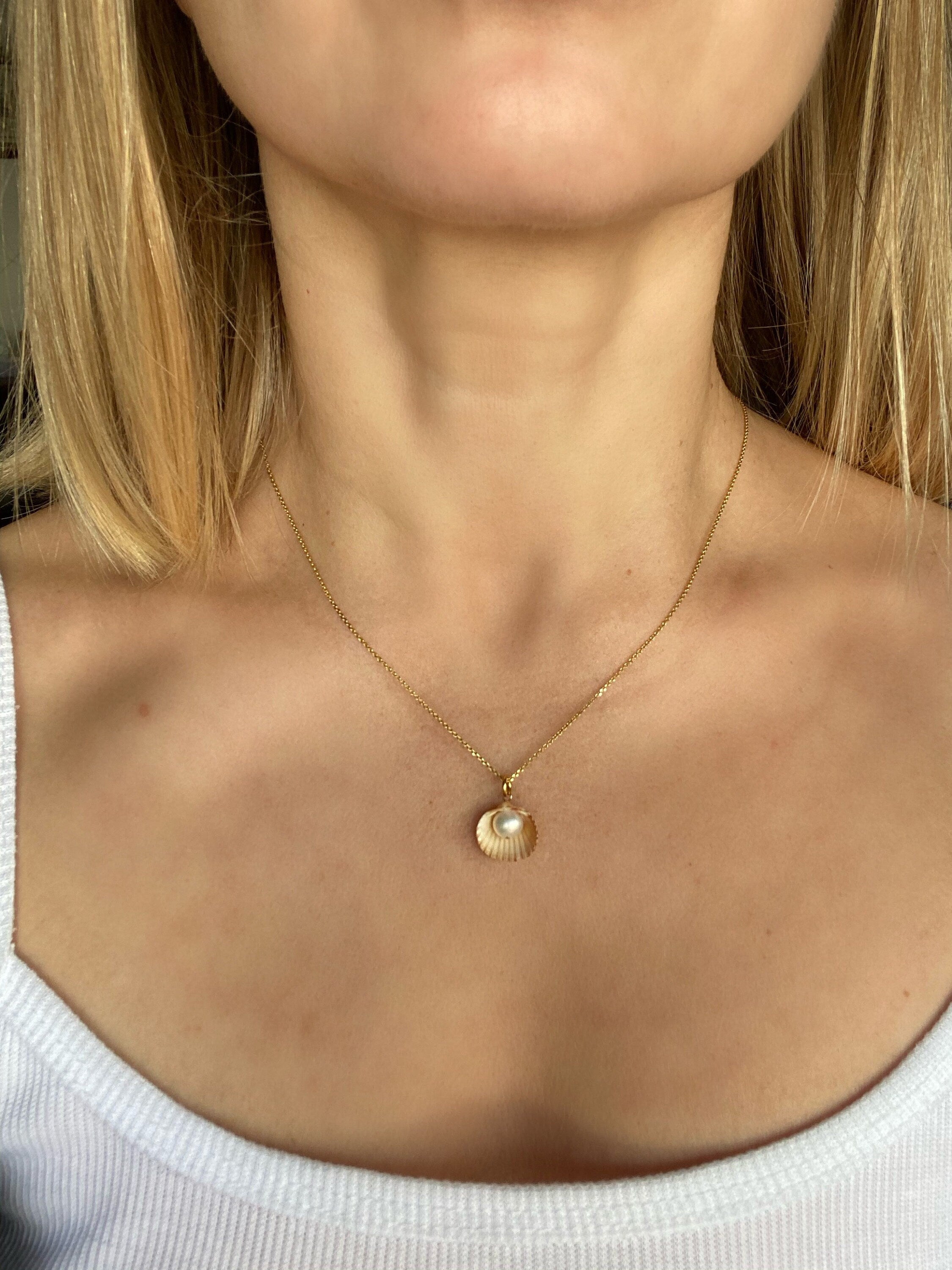 Real Pearl in a Sea Shell Necklace.