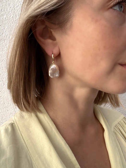 White baroque pearl hoop earrings, flame pearls earrings, gold plated 925 silver