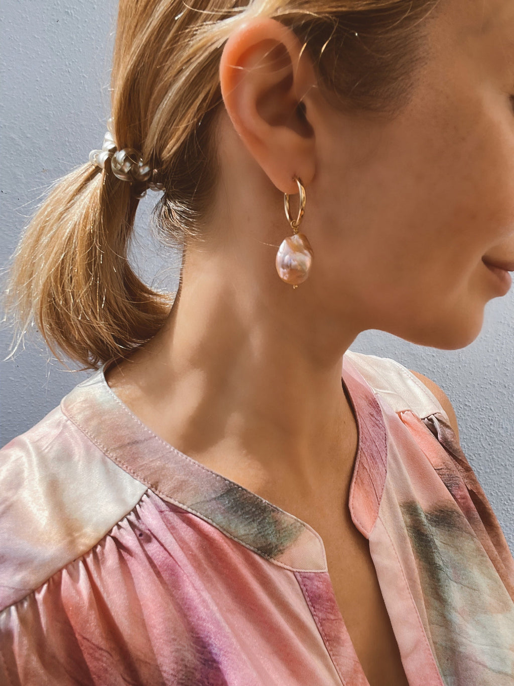 Pink baroque pearl earrings “Alba”, real freshwater pearls, golden hoops, 18k gold filled, boho earrings