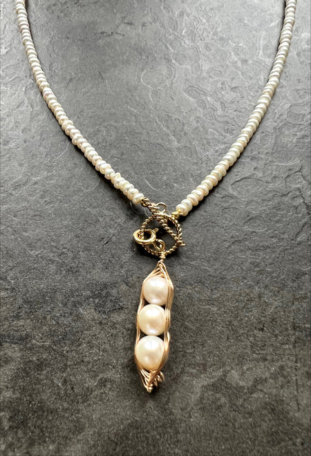 pearl peapod necklace