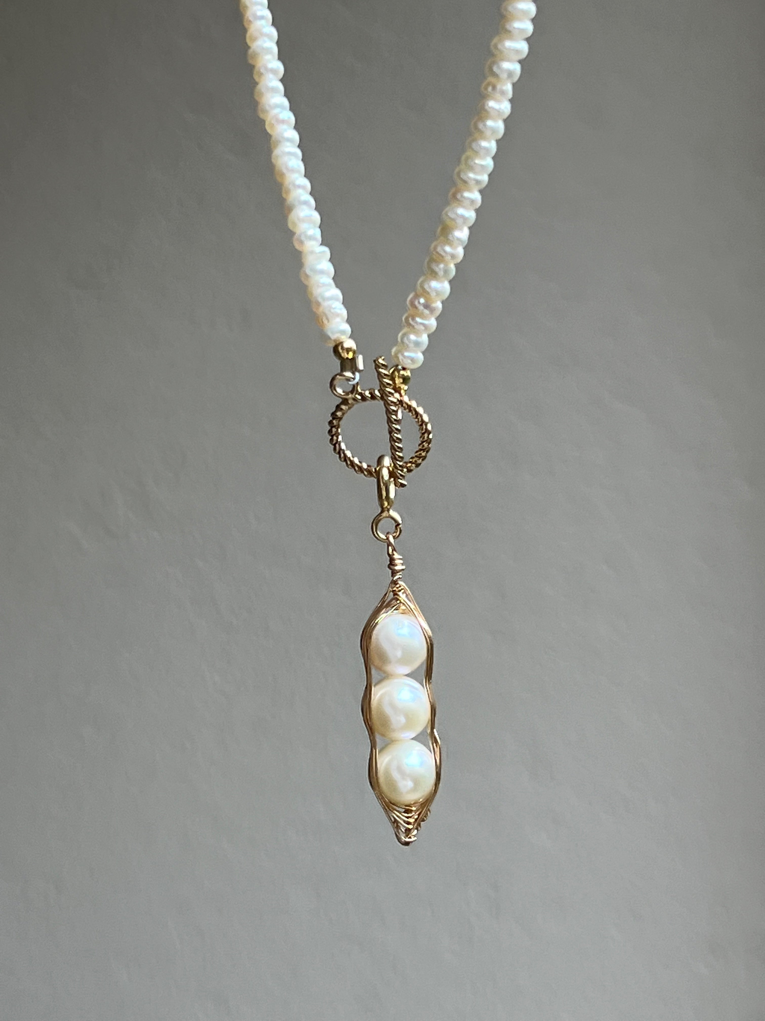 pearl peapod necklace
