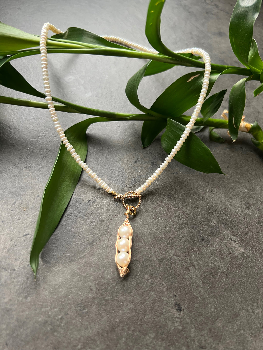 pearl peapod necklace
