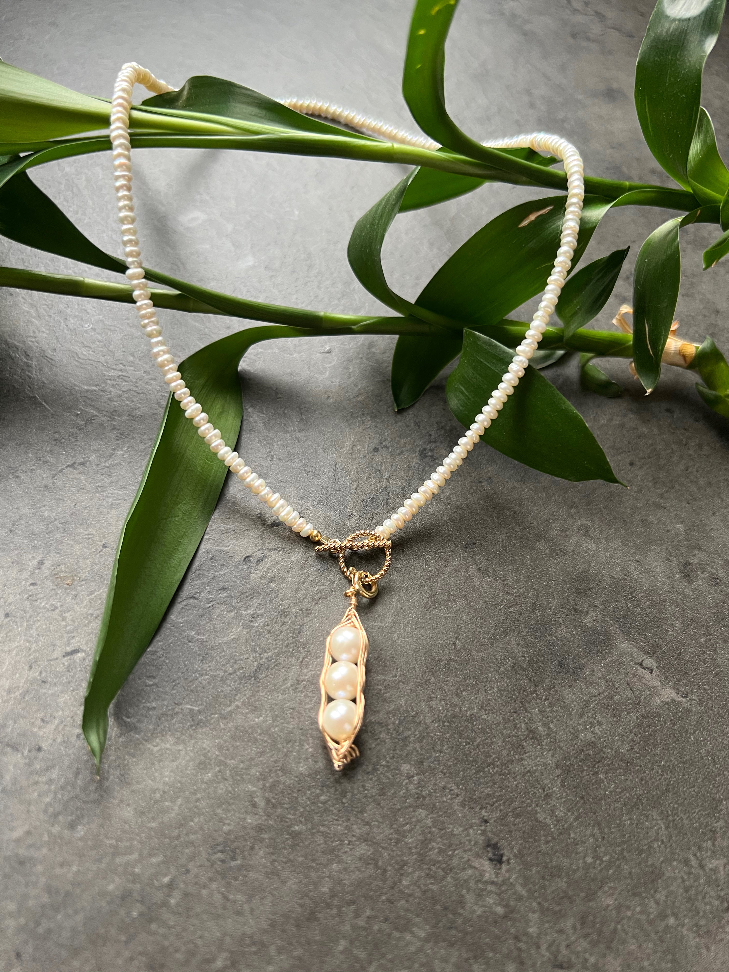 pearl peapod necklace