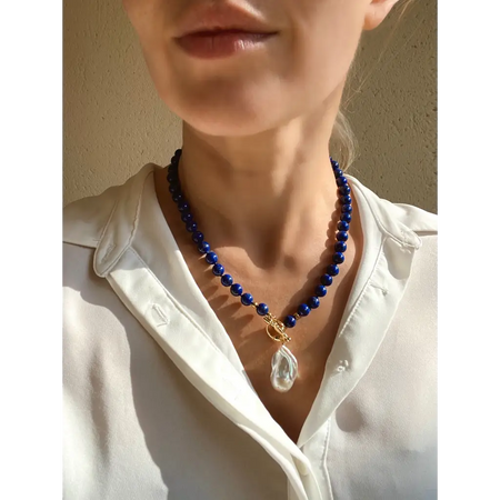 Lapis lazuli beaded necklaces with baroque pearl pendant