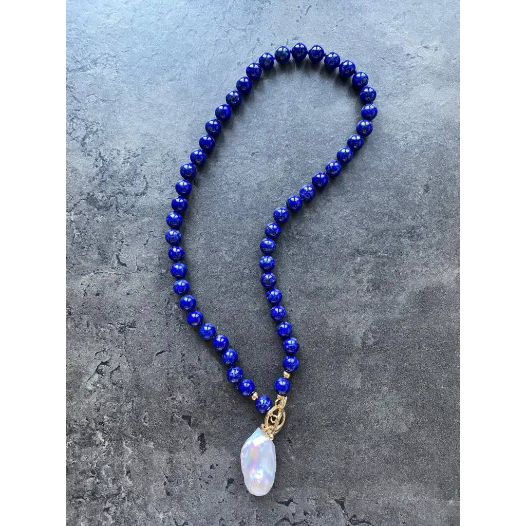 Lapis lazuli beaded necklaces with baroque pearl pendant