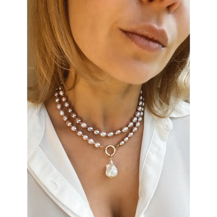 Long pearl 2025 necklace with pendant