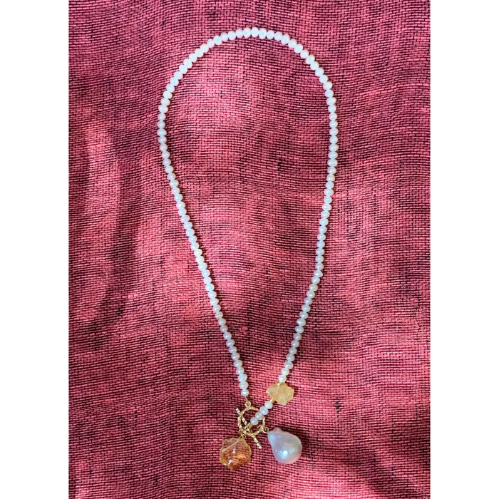 Natural pearl and raw citrine necklace with baroque pearl