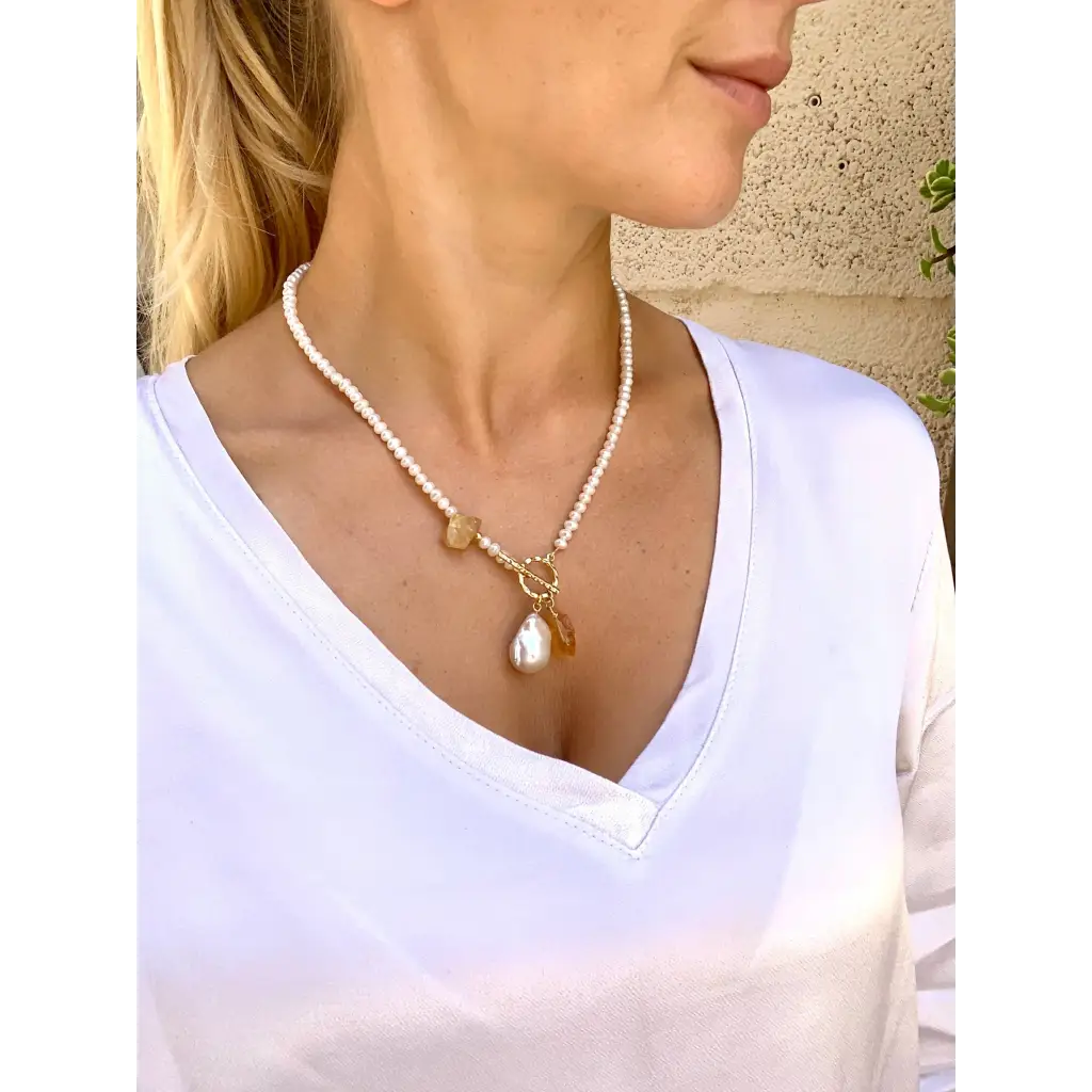 Natural pearl and raw citrine necklace with baroque pearl
