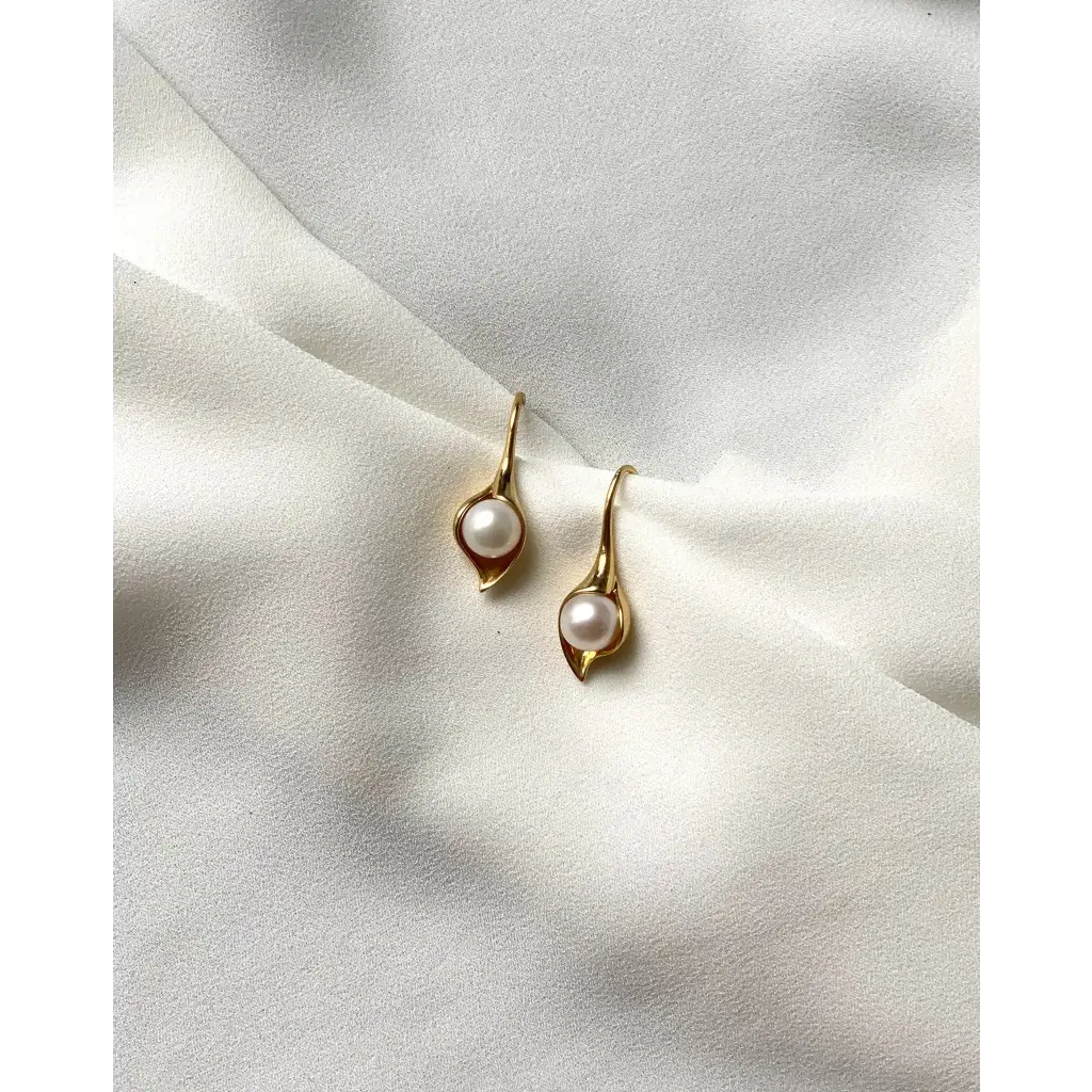 Natural pearls and gold plated 925 silver earrings leaf