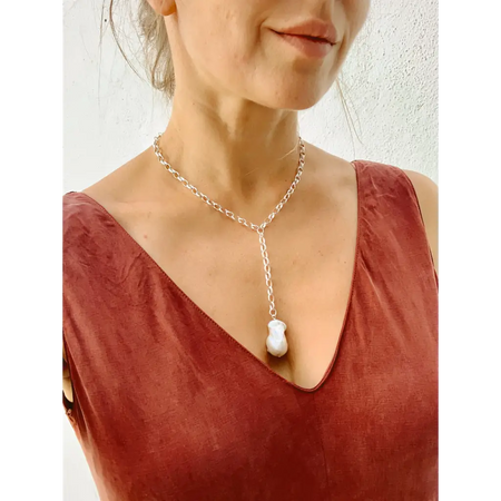 Oversized 925 silver chain with baroque pearl pendant