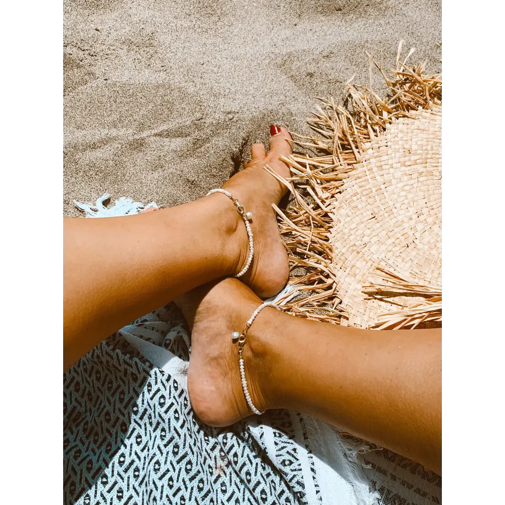 Pearl anklets with gold plated silver closure and pearl