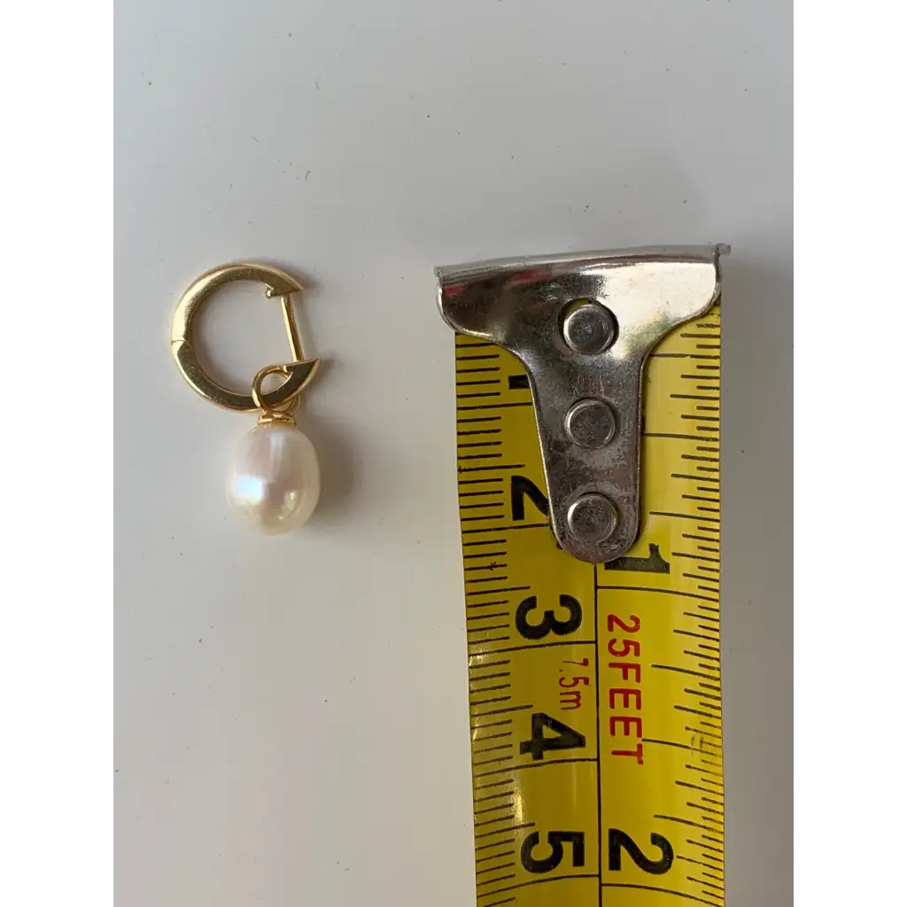 Pearl hoop earrings Cute classy pearl earrings made of gold