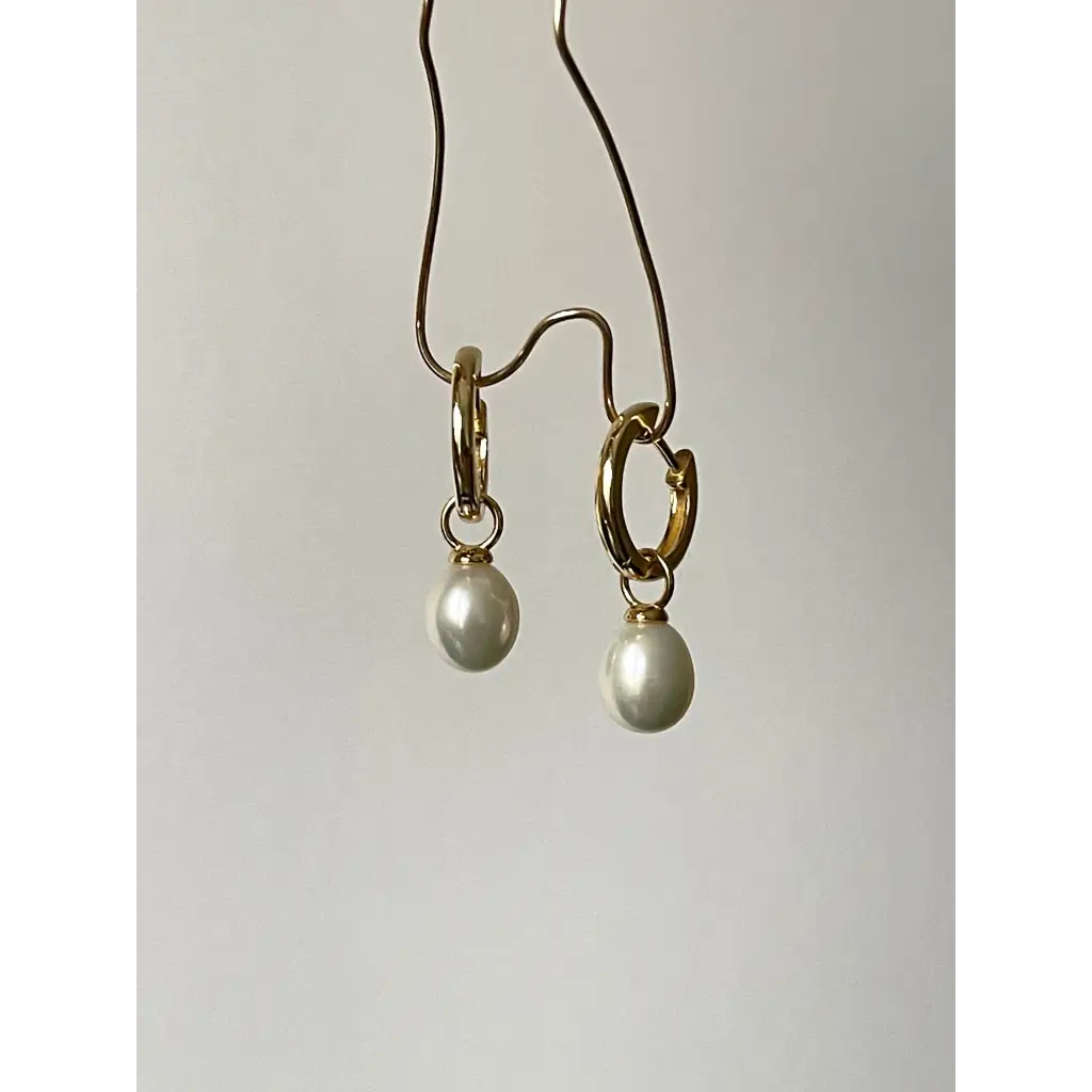 Pearl hoop earrings Cute classy pearl earrings made of gold