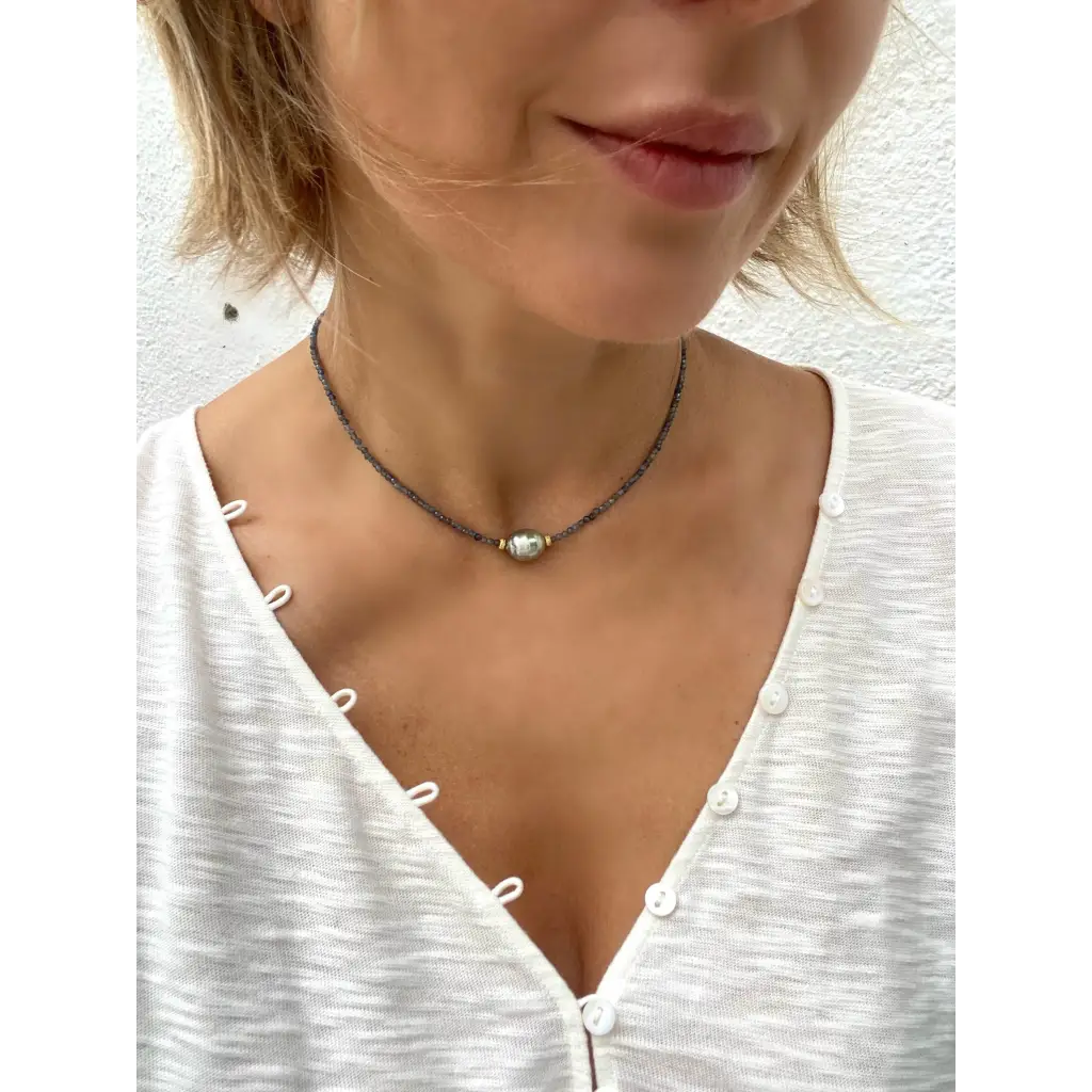 Sapphire beaded necklace with genuine Tahitian pearl gold