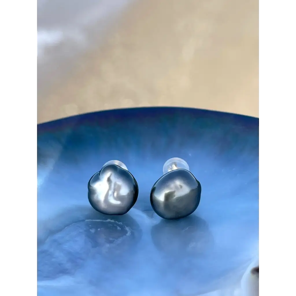Tahitian keshi pearl stud earrings solid gold 18k