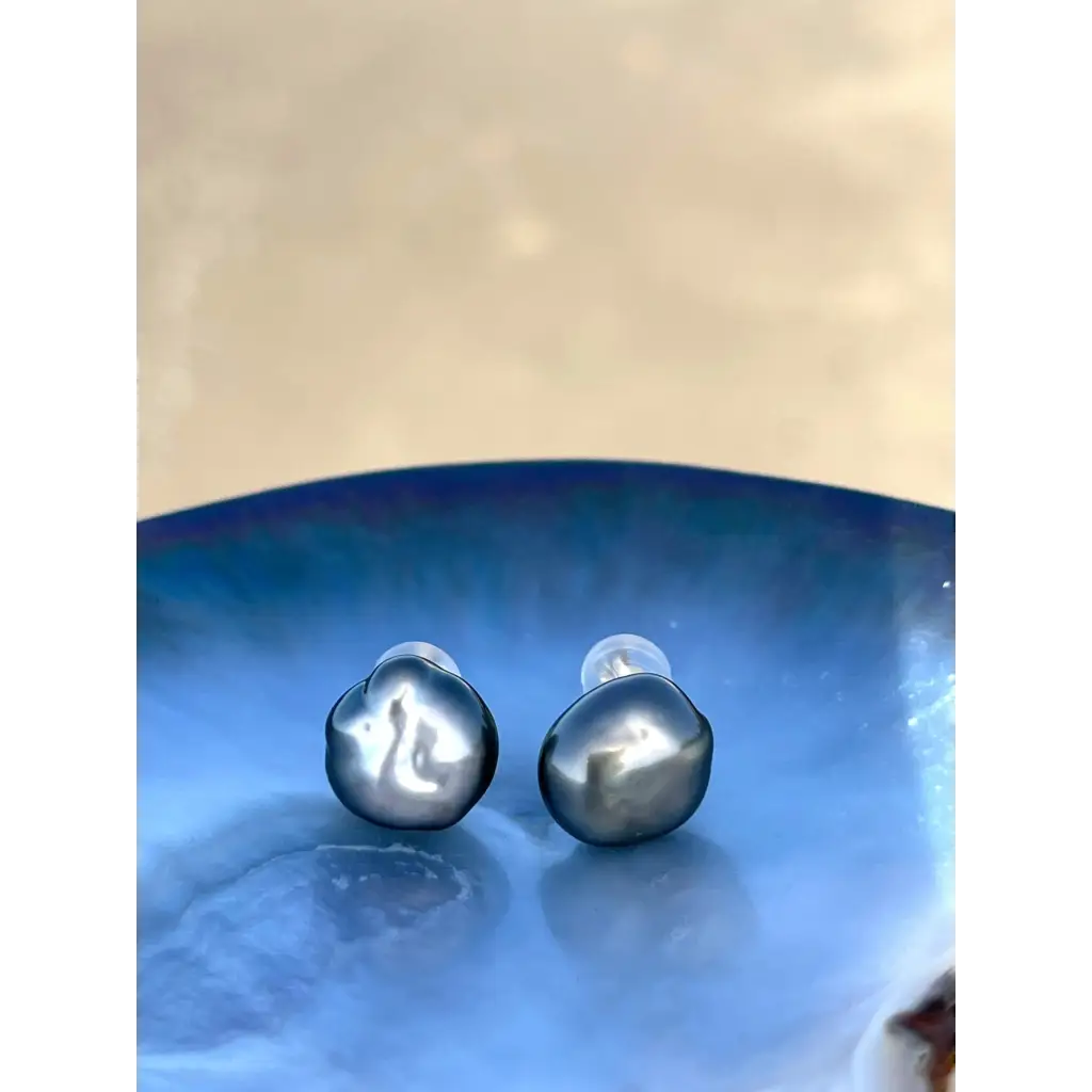 Tahitian keshi pearl stud earrings solid gold 18k