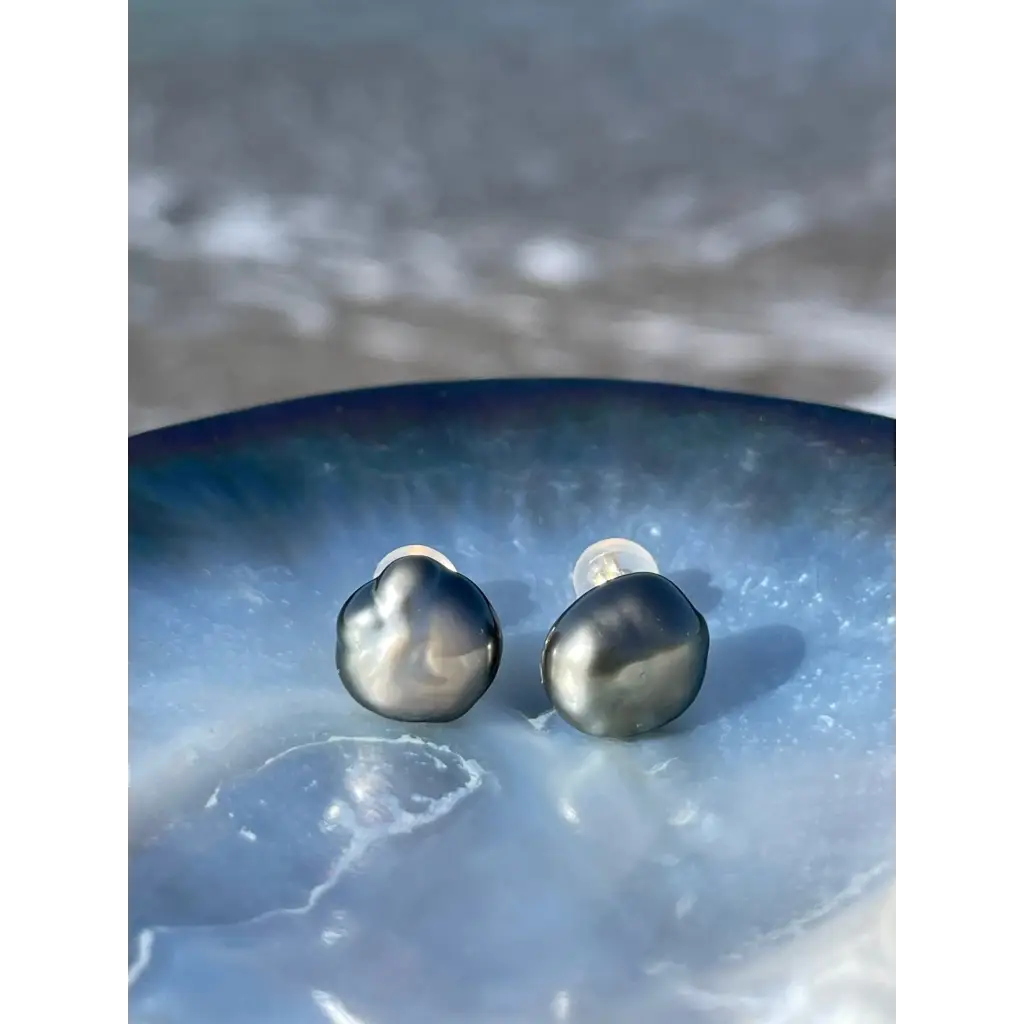Tahitian keshi pearl stud earrings solid gold 18k