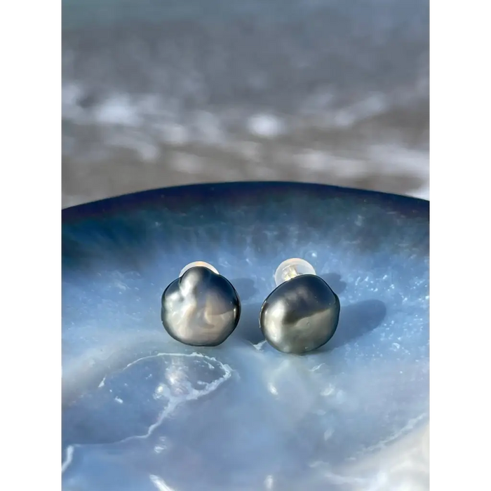 Tahitian keshi pearl stud earrings solid gold 18k