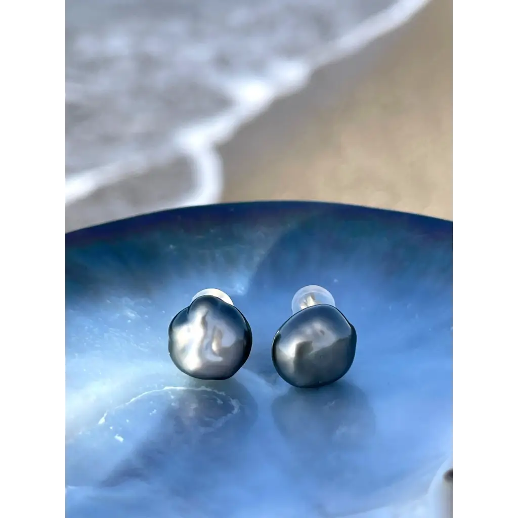 Tahitian keshi pearl stud earrings solid gold 18k