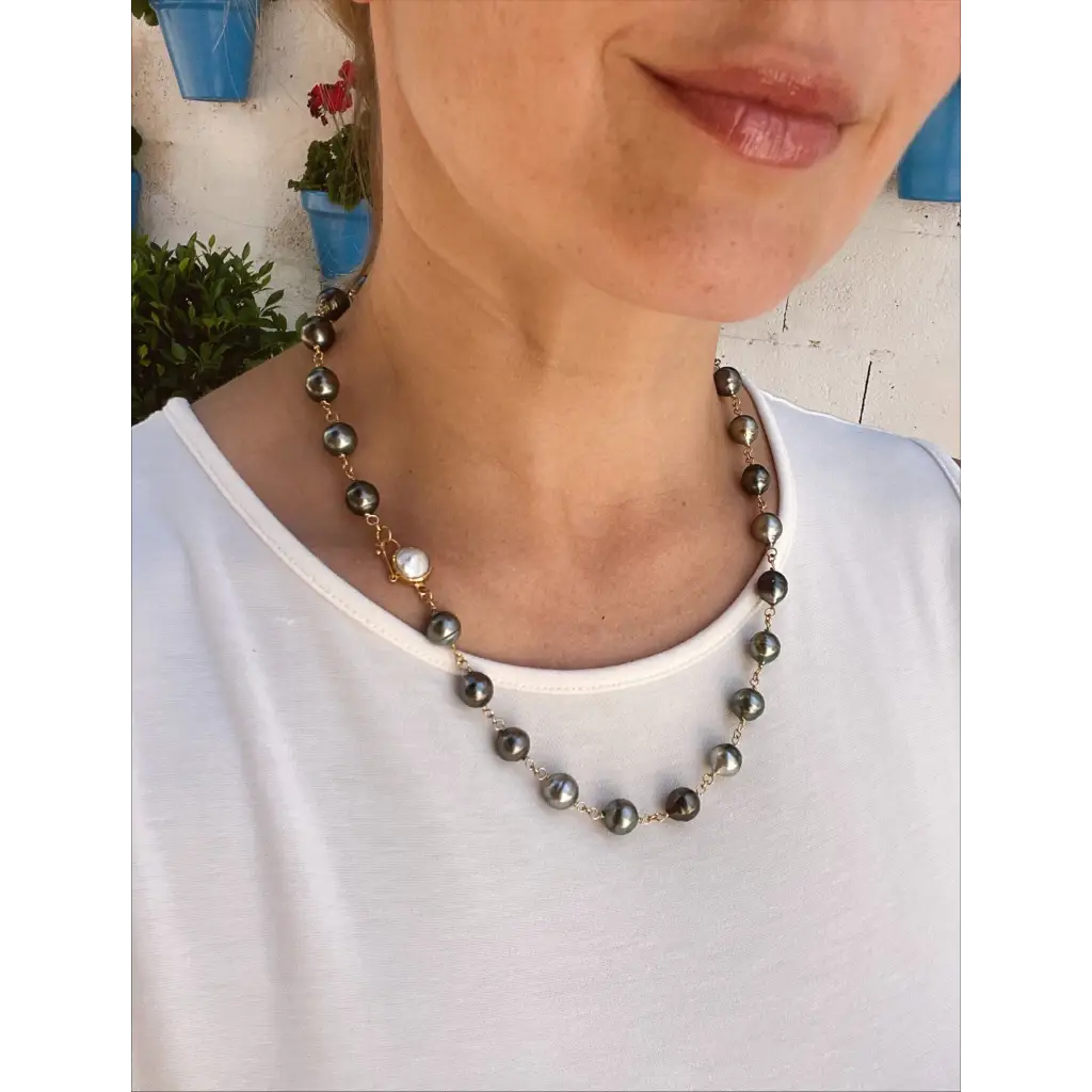Tahitian pearl necklace and bracelet set