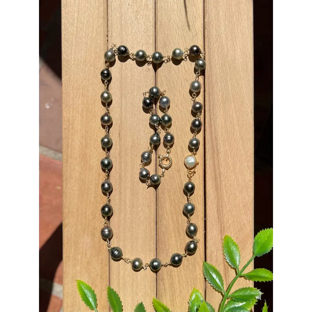 Tahitian pearl necklace and bracelet set