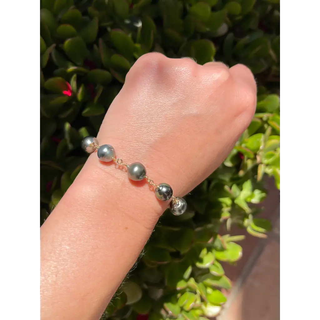 Tahitian pearl necklace and bracelet set