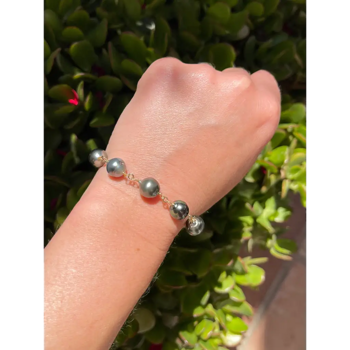 Tahitian pearl necklace and bracelet set