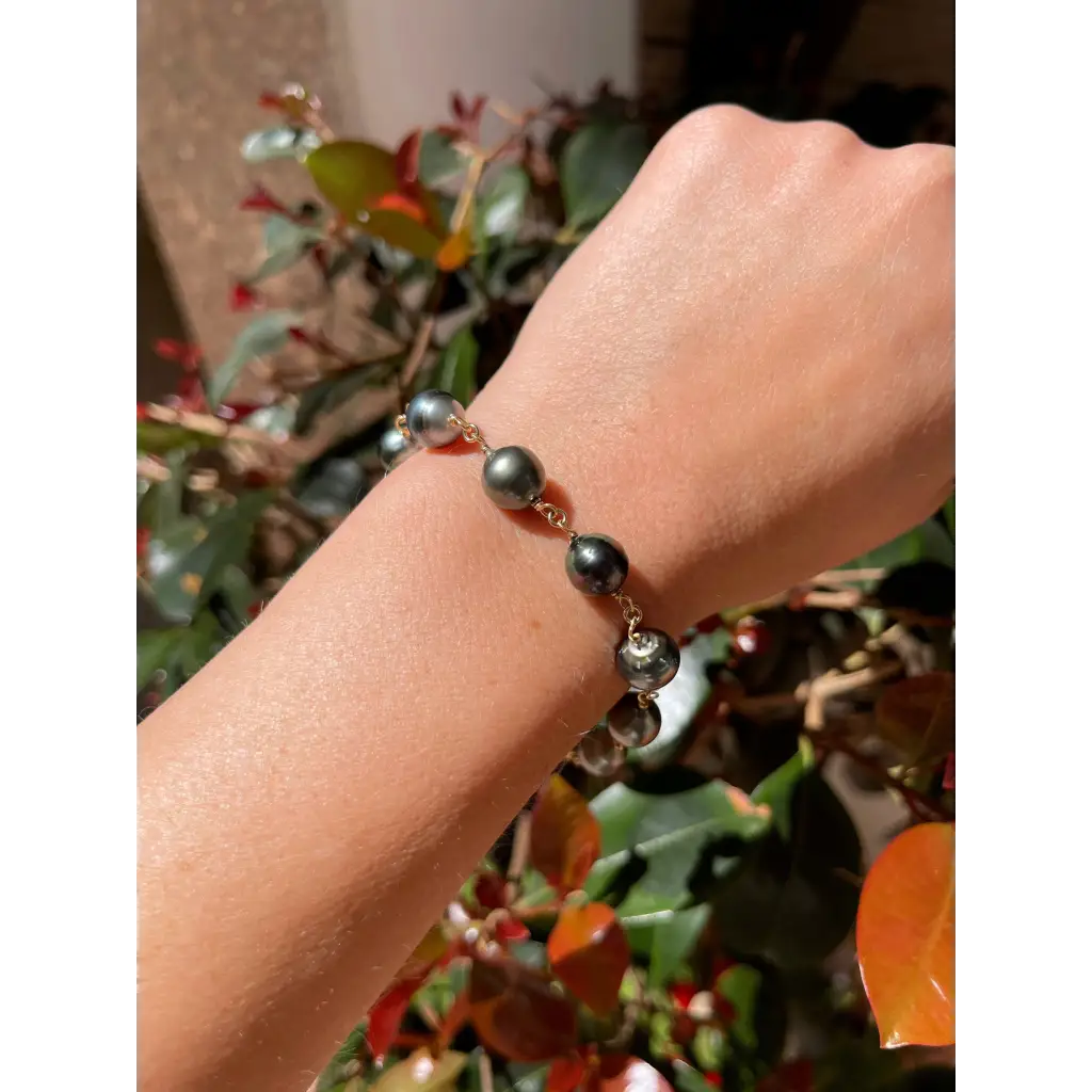 Tahitian pearl necklace and bracelet set