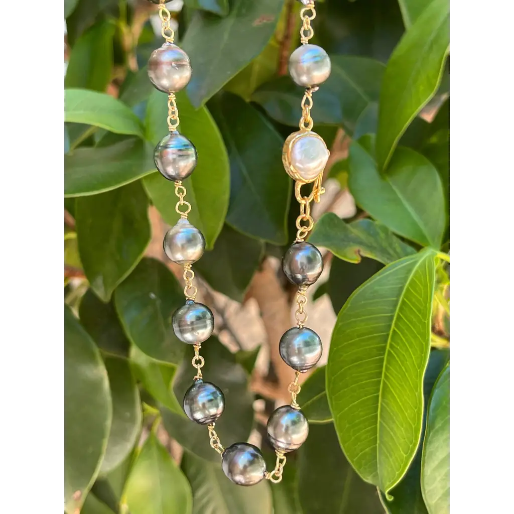 Tahitian pearl necklace and bracelet set