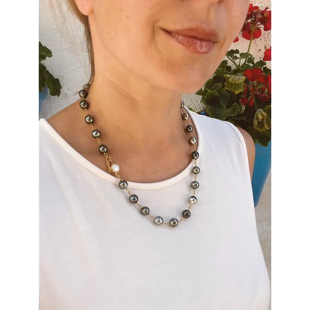 Tahitian pearl necklace and bracelet set