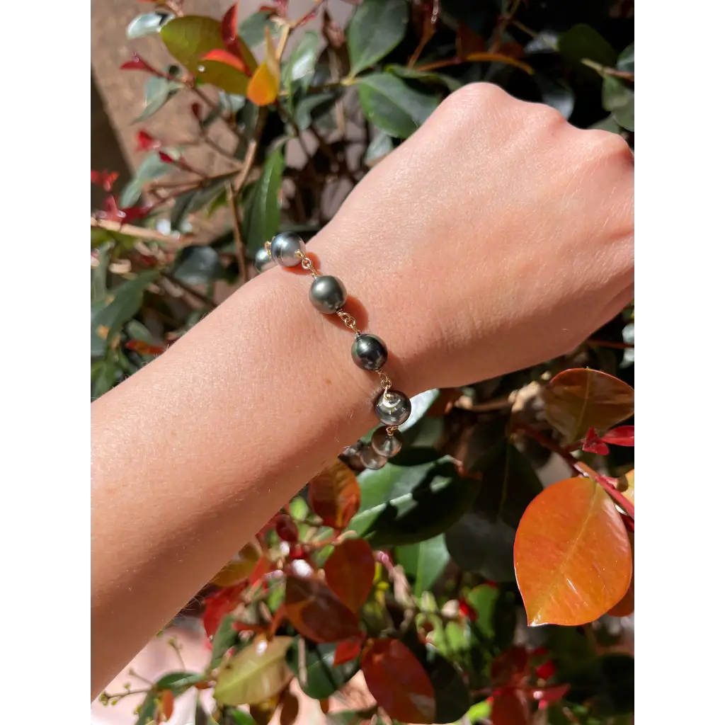 Tahitian pearl necklace and bracelet set