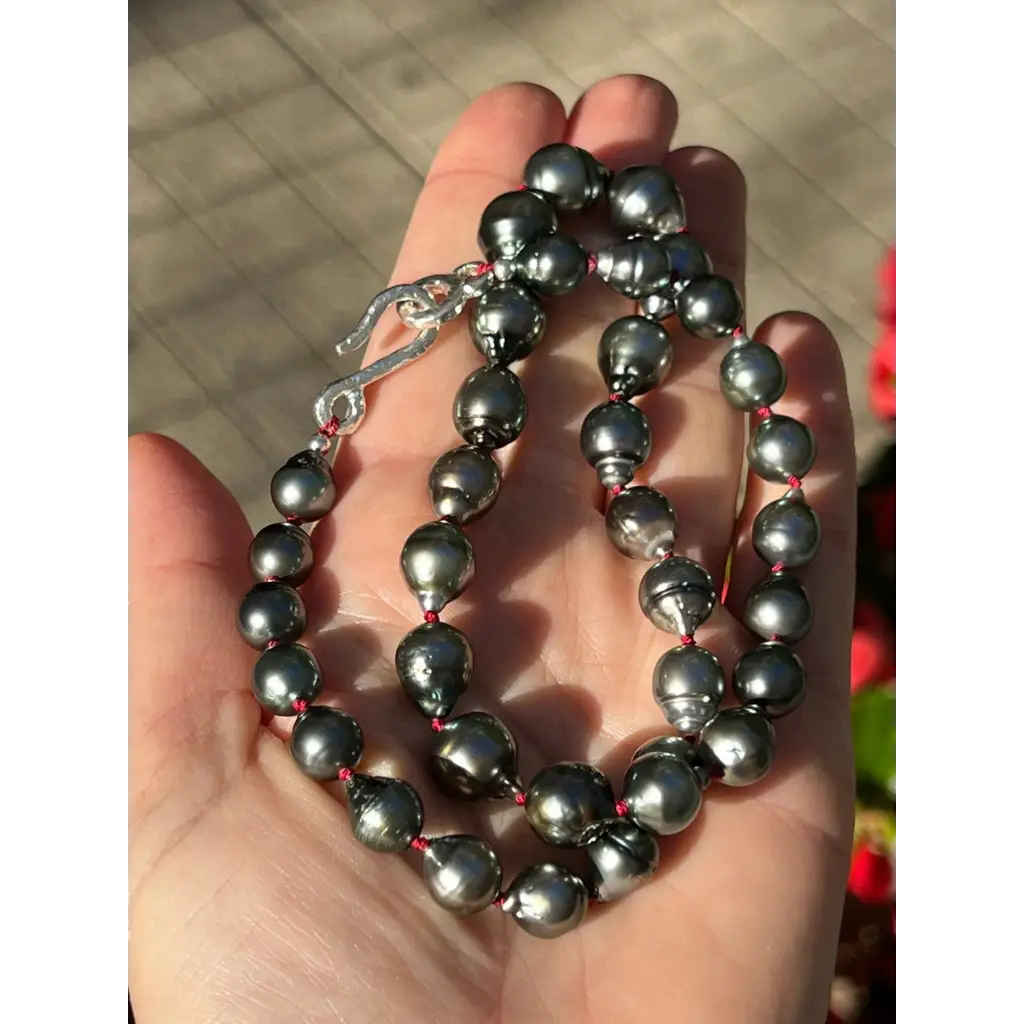 Tahitian pearl necklace with hand hammered silver hook clasp