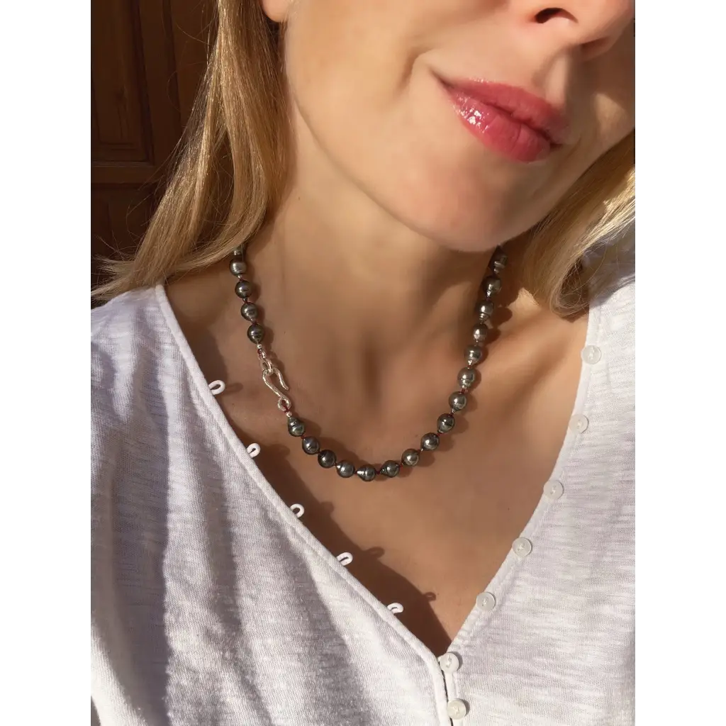 Tahitian pearl necklace with hand hammered silver hook clasp