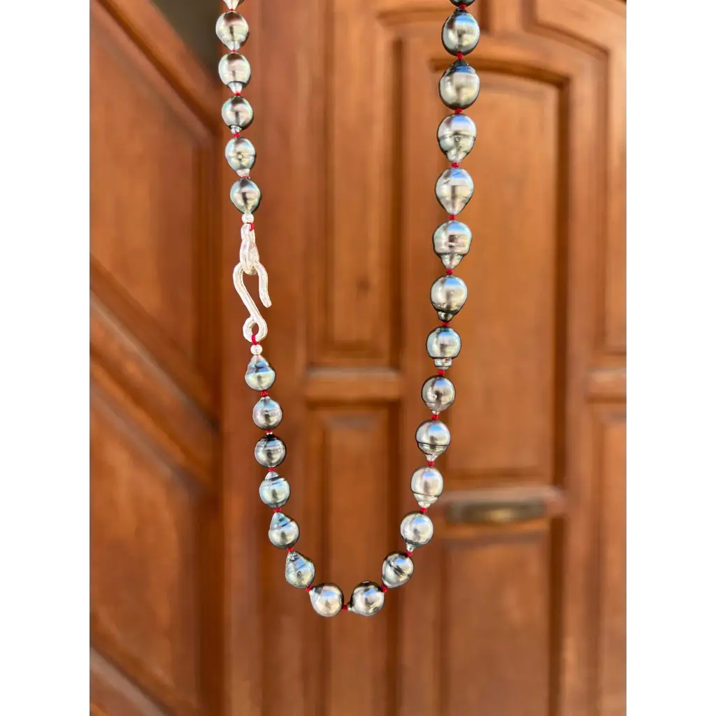 Tahitian pearl necklace with hand hammered silver hook clasp