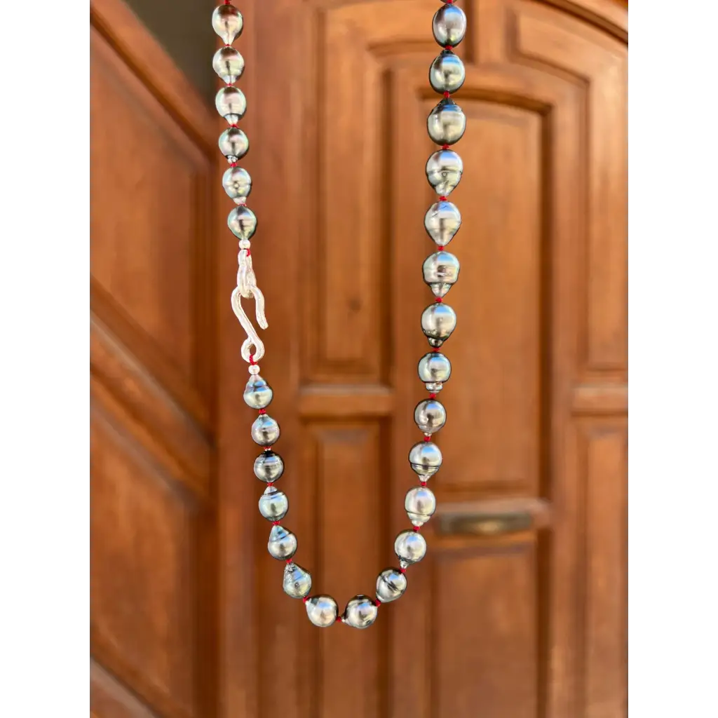 Tahitian pearl necklace with hand hammered silver hook clasp