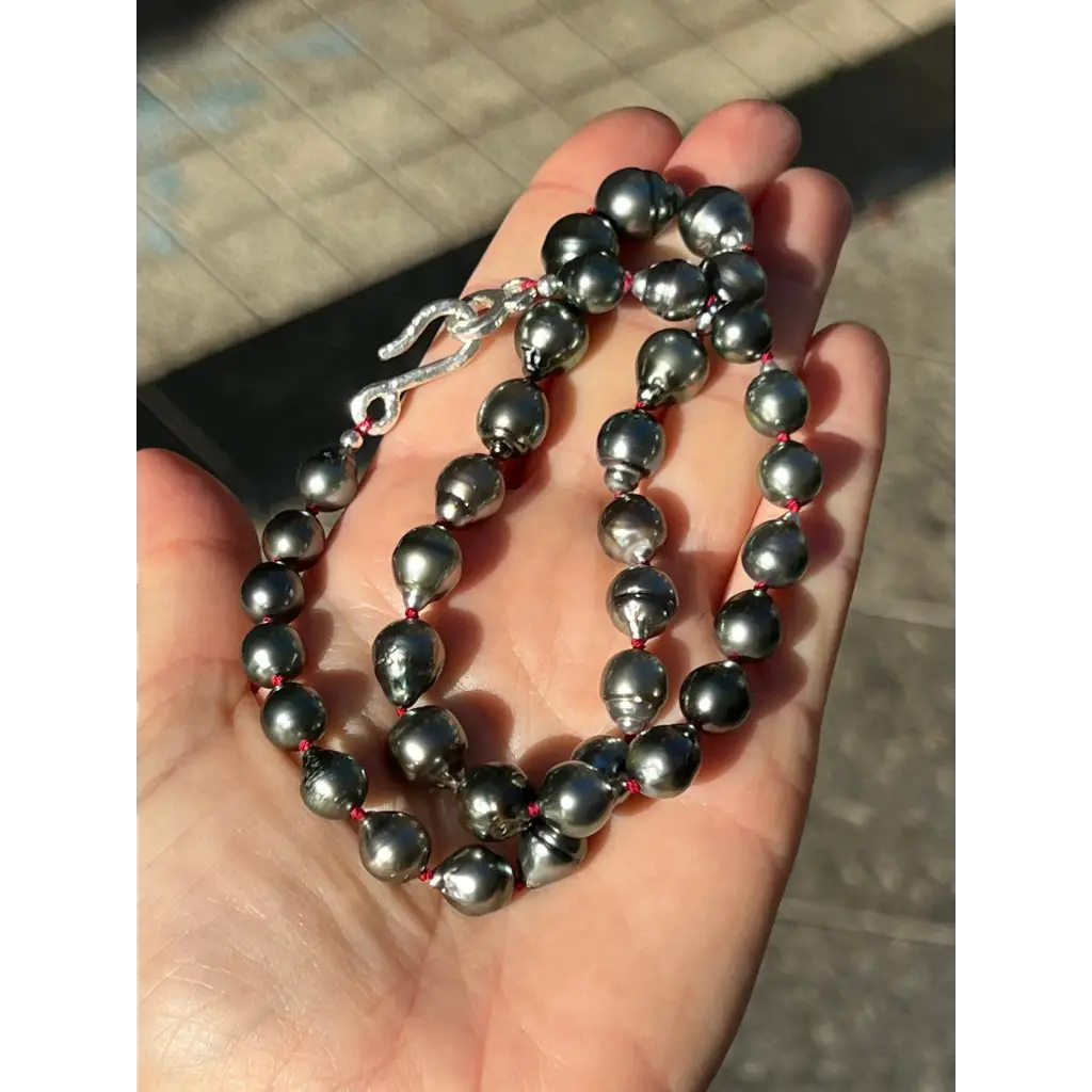 Tahitian pearl necklace with hand hammered silver hook clasp