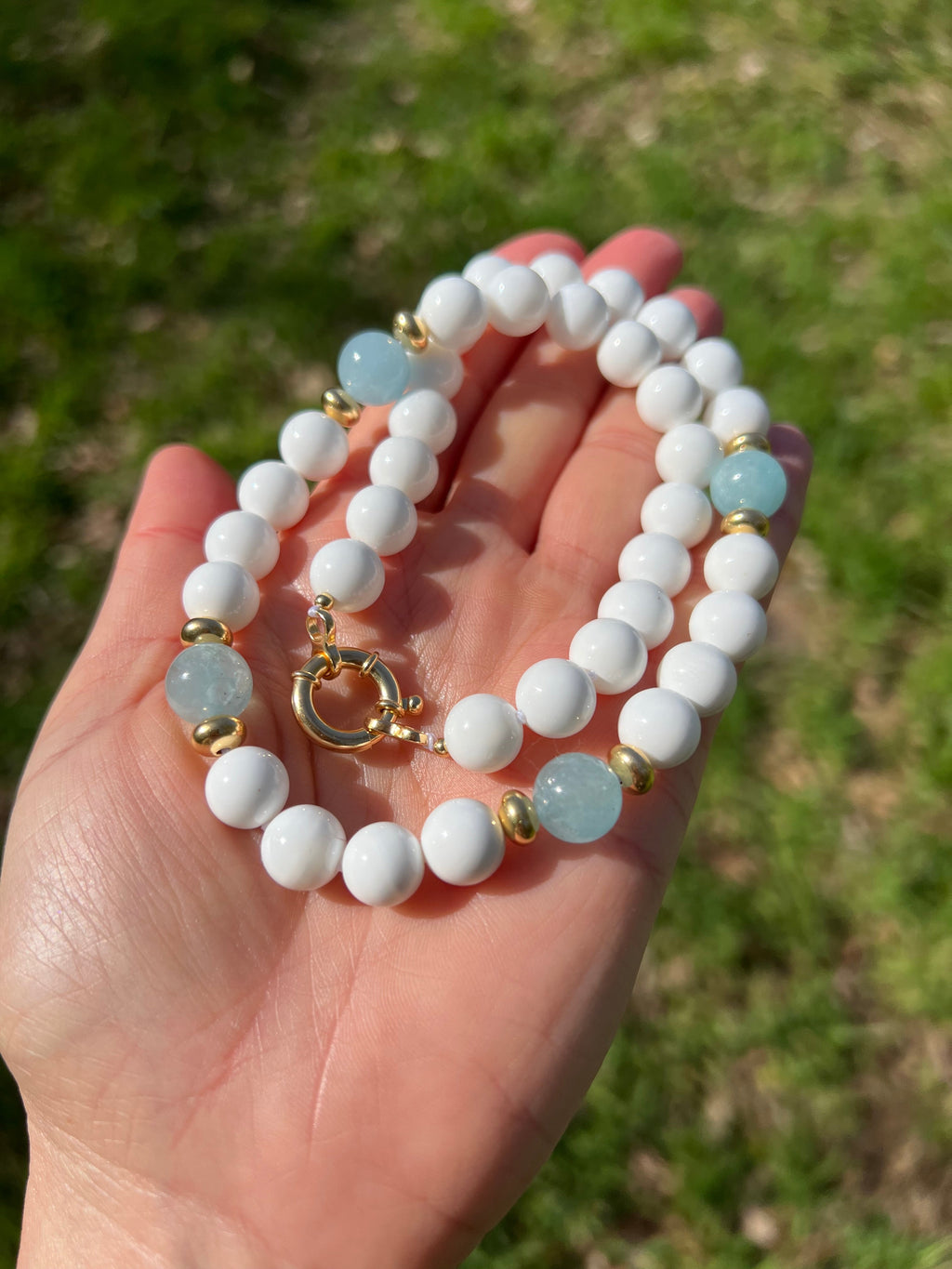 White Clam Shell Beads And Aquamarine Necklace La Costa